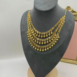 ALTIN KAPLAMALI 3 SIRALI KİŞNİŞLİ KOLYE